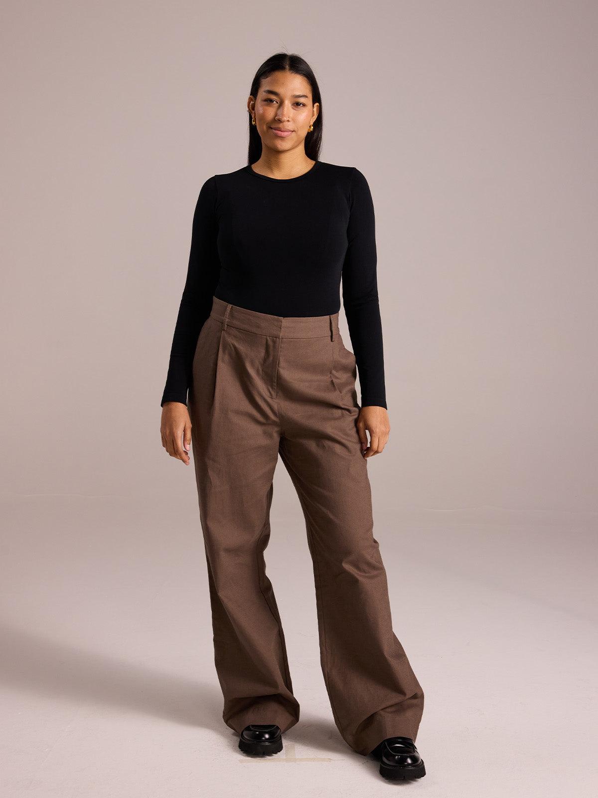 Tailored Pant in Linen blend - PRUIJN_ECOMM_LOOK15_003_832df44f-055d-4b01-8bd5-c7cd2199495c