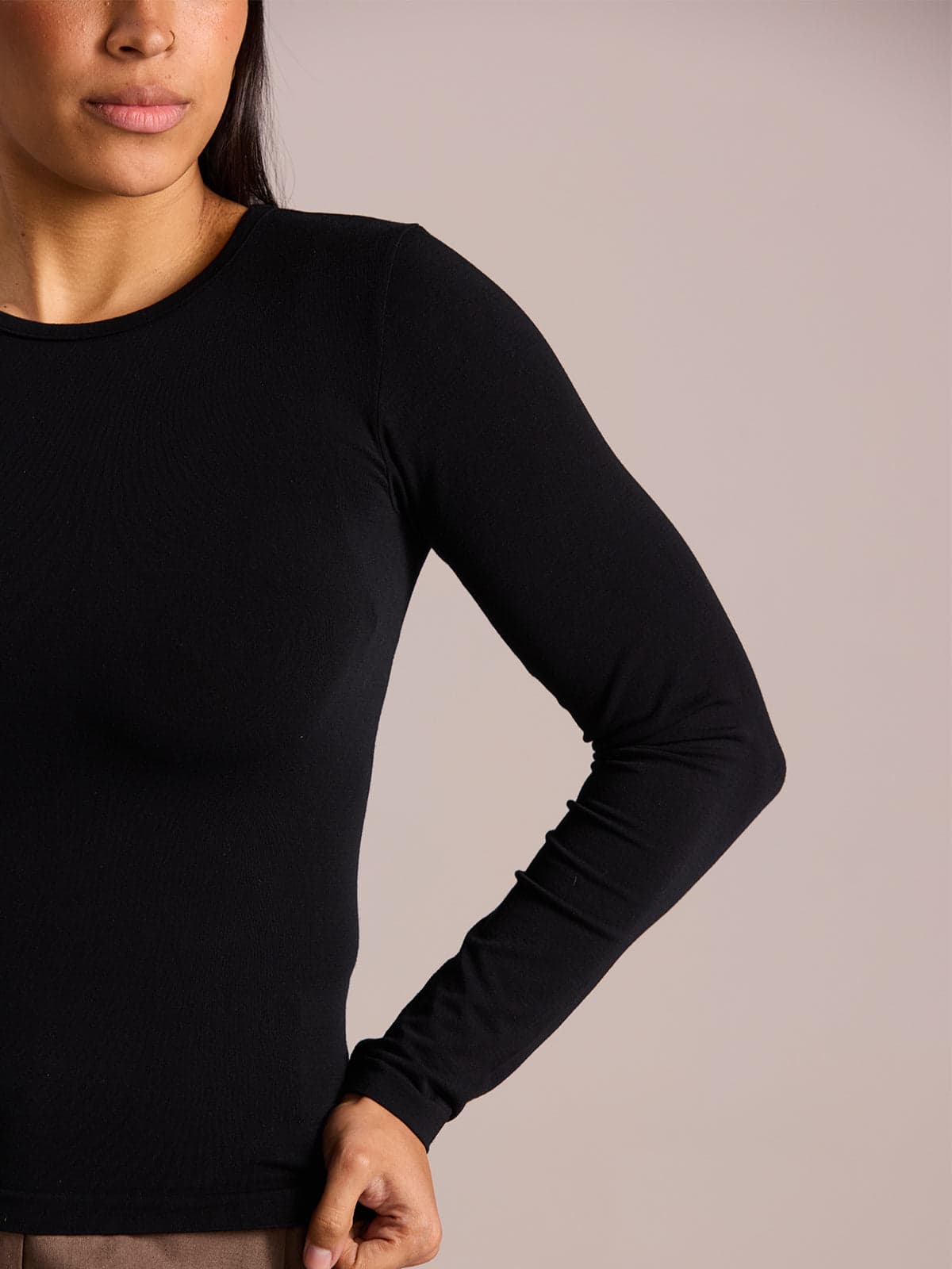 Seamless Long Sleeve Crew - PRUIJN_ECOMM_LOOK15_026_9bb96ad3-165d-4e0e-9250-a2ffff343183